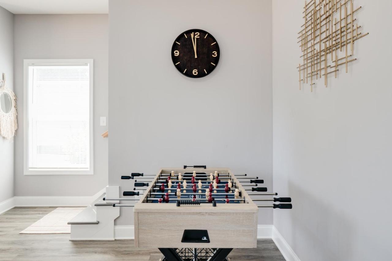 Modern Getaway Home Near Uga Arch Атенс Екстериор снимка